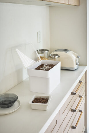 Yamazaki Yamazaki Huisdier Voedselcontainer - Tower - White Yamazaki Yamazaki Huisdier Voedselcontainer - Tower - White