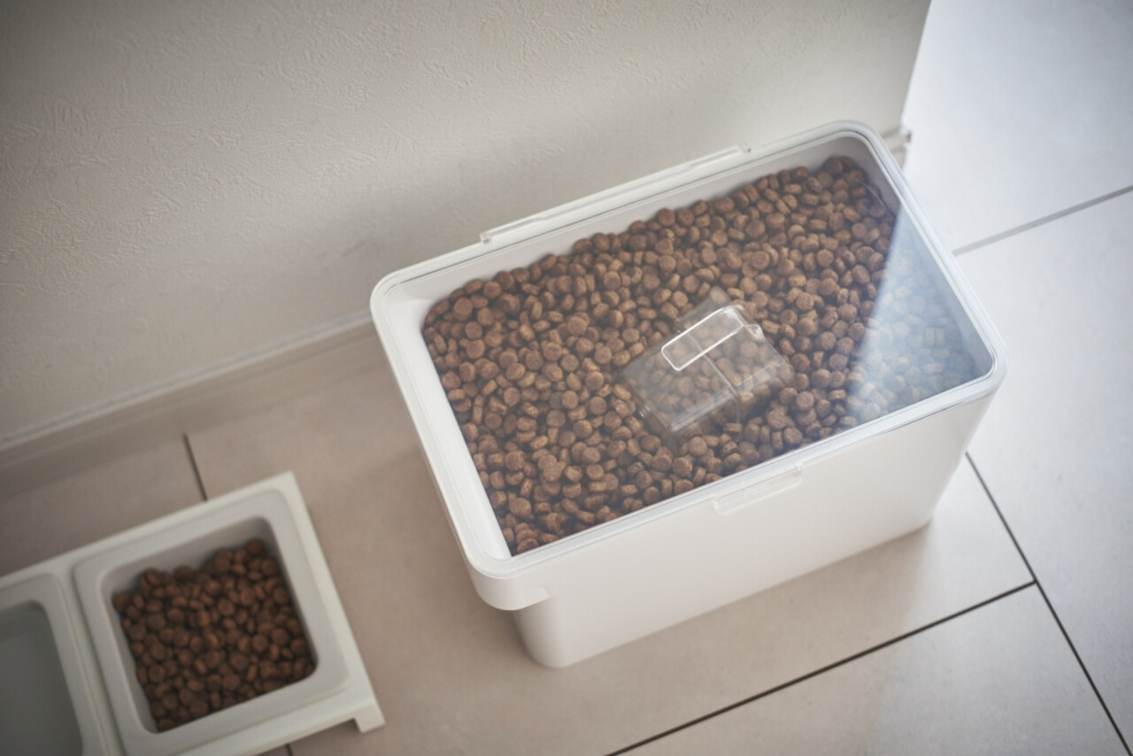 Yamazaki Yamazaki Huisdier Voedselcontainer - Tower - White Yamazaki Yamazaki Huisdier Voedselcontainer - Tower - White