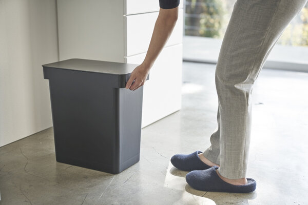 Yamazaki Yamazaki Huisdier Voedselcontainer (12kg) - Tower - Black