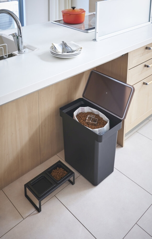 Yamazaki Yamazaki Huisdier Voedselcontainer (12kg) - Tower - Black