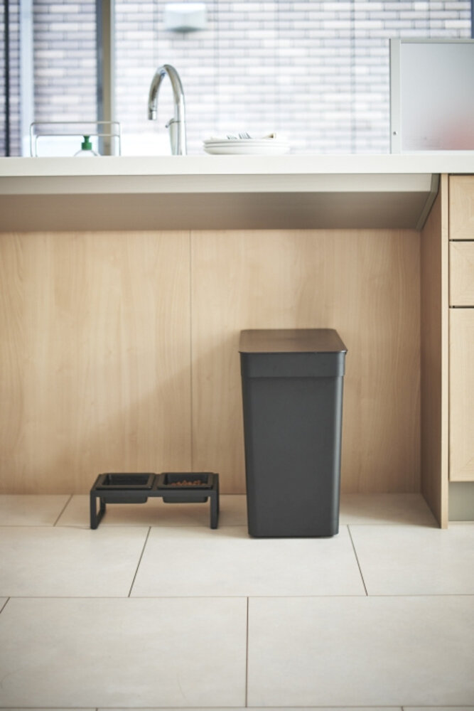 Yamazaki Yamazaki Huisdier Voedselcontainer (12kg) - Tower - Black