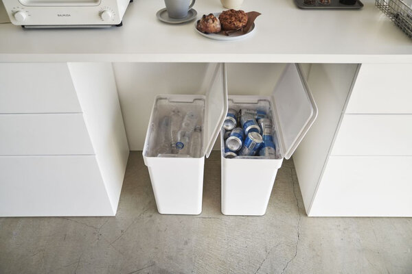 Yamazaki Yamazaki Prullenbak Luchtdicht - Tower - White Yamazaki Yamazaki Prullenbak Luchtdicht - Tower - White