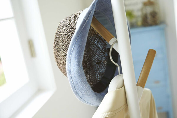 Yamazaki Yamazaki staande kapstok- Plain Pole - white Yamazaki Yamazaki staande kapstok- Plain Pole - white