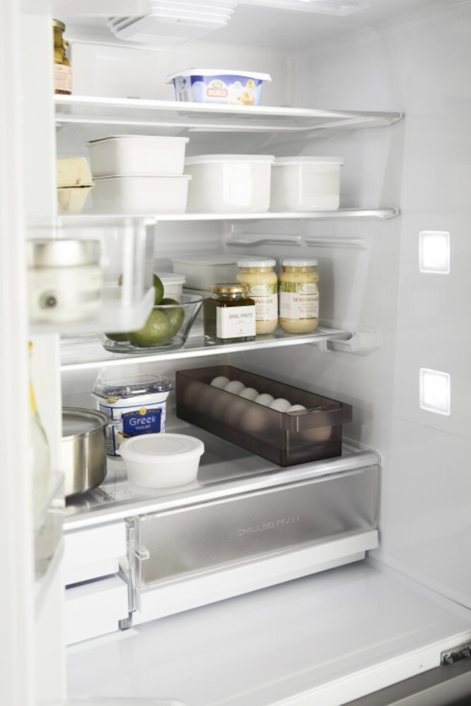 Yamazaki Yamazaki Koelkast Eierrekje - Tower - Black Yamazaki Yamazaki Koelkast Eierrekje - Tower - Black