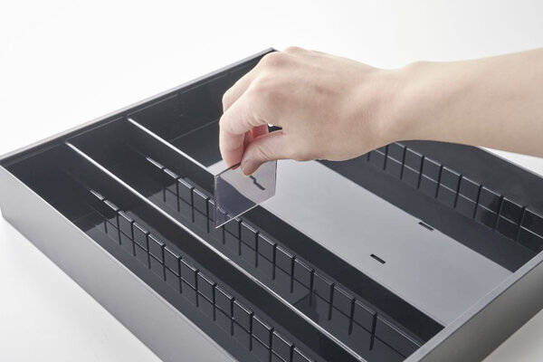 Yamazaki Yamazaki Bestekbak Uitschuifbaar - Tower - Black Yamazaki Yamazaki Bestekbak Uitschuifbaar - Tower - Black