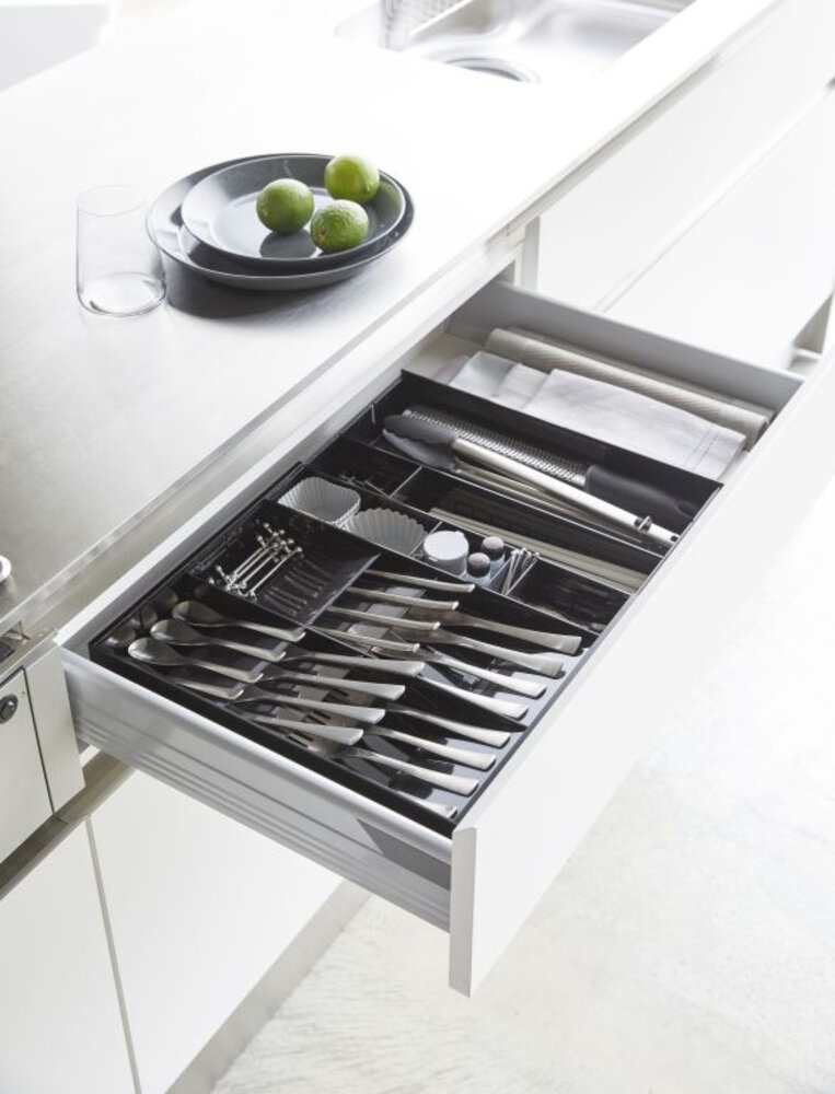 Yamazaki Yamazaki Bestekbak Uitschuifbaar - Tower - Black Yamazaki Yamazaki Bestekbak Uitschuifbaar - Tower - Black