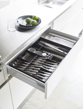 Yamazaki Yamazaki Bestekbak Uitschuifbaar - Tower - Black Yamazaki Yamazaki Bestekbak Uitschuifbaar - Tower - Black