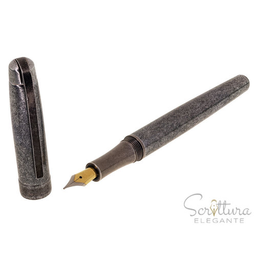 Laban Laban fountain pen Antique - Gunmetal