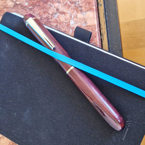 Den's Pens Den's Pens - Oberon - Burgundy Den's Pens Den's Pens - Oberon - Burgundy