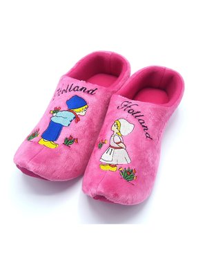 Klomp pantoffels roze kussend paartje