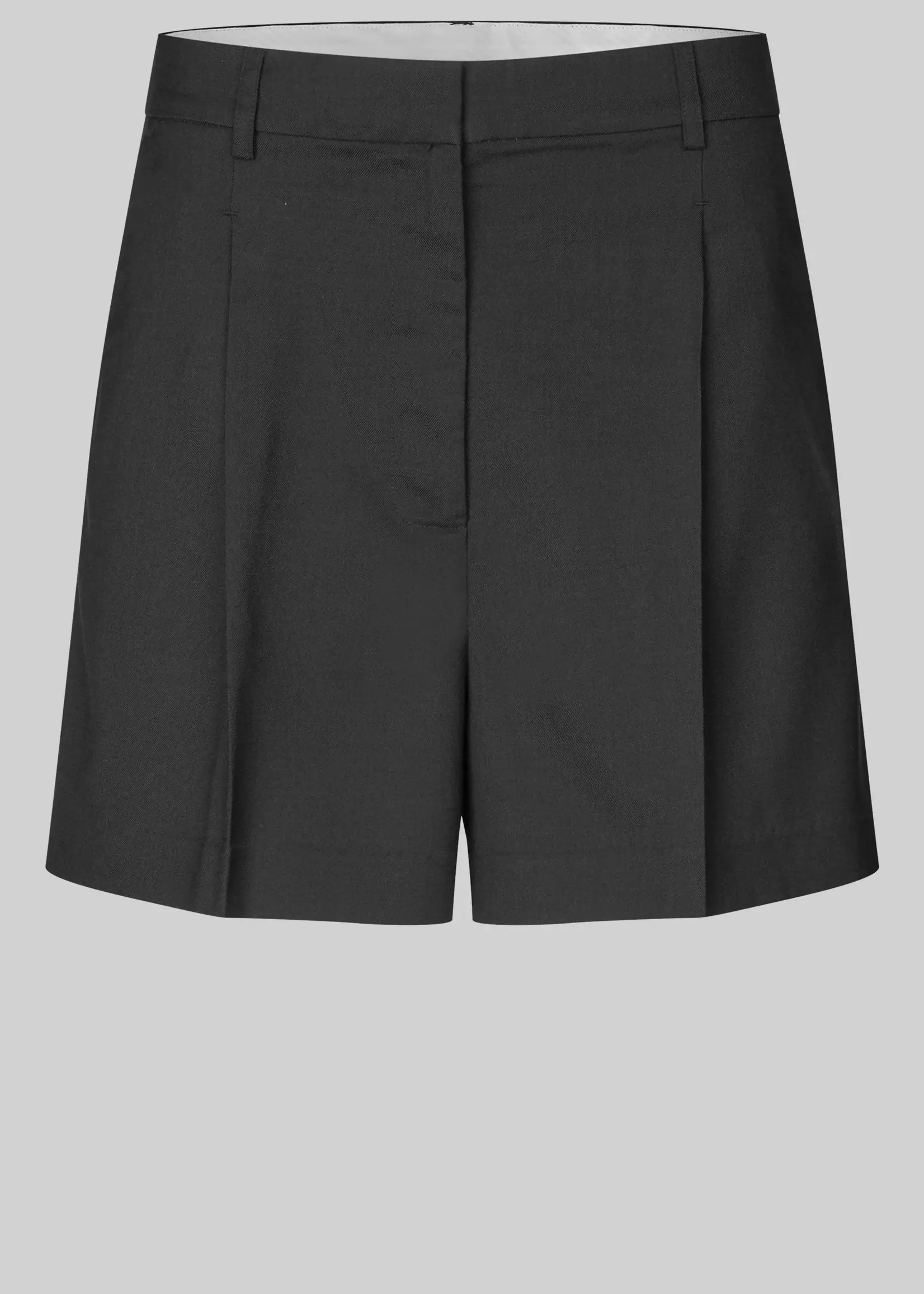 Second Female Sharo Shorts