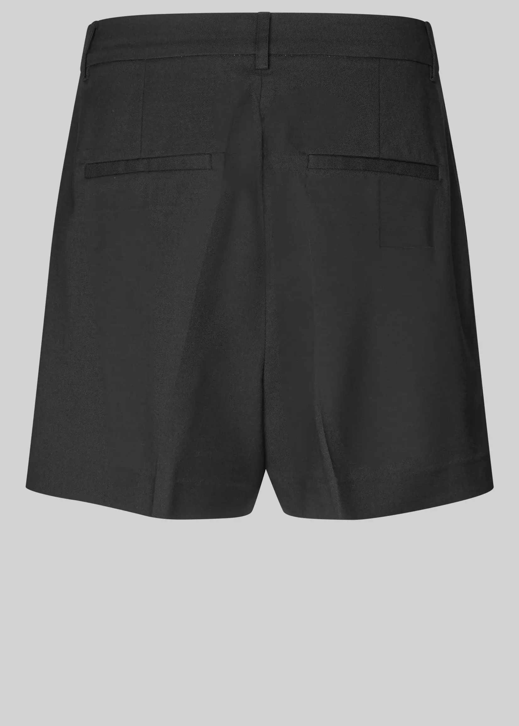 Second Female Sharo Shorts