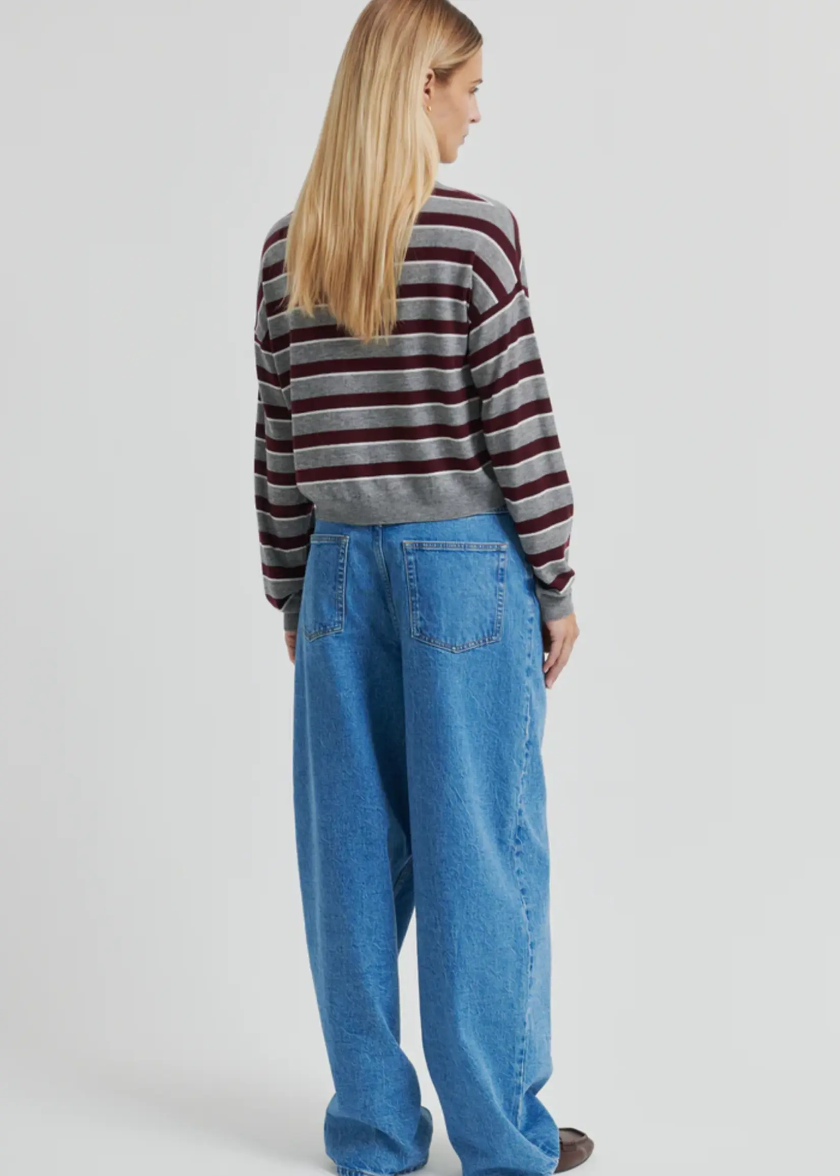 Second Female Miley Knit Collar