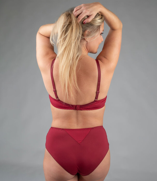 Juliette Shorty Simonne Burgundy