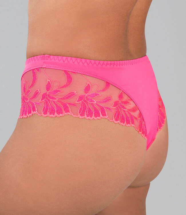 Juliette String Camille Radiance