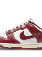 Nike Dunk Low Vintage Team Red