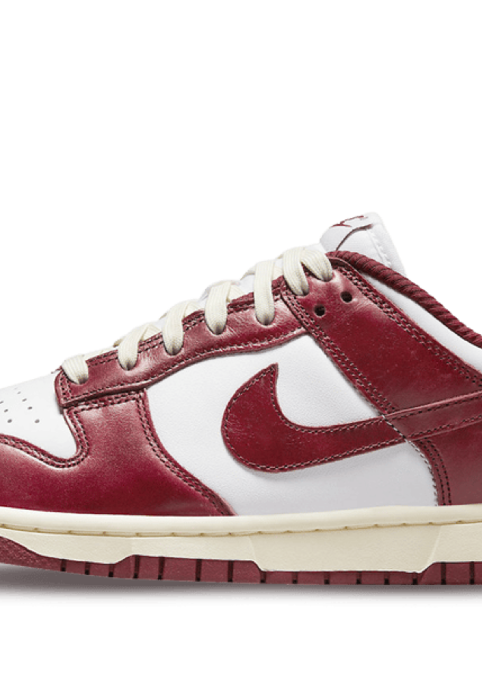 Nike Dunk Low Vintage Team Red