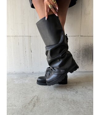The Statement Black Boots