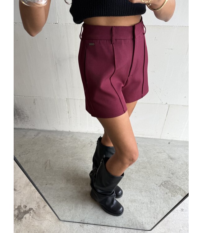 The Basic Short Bordeaux