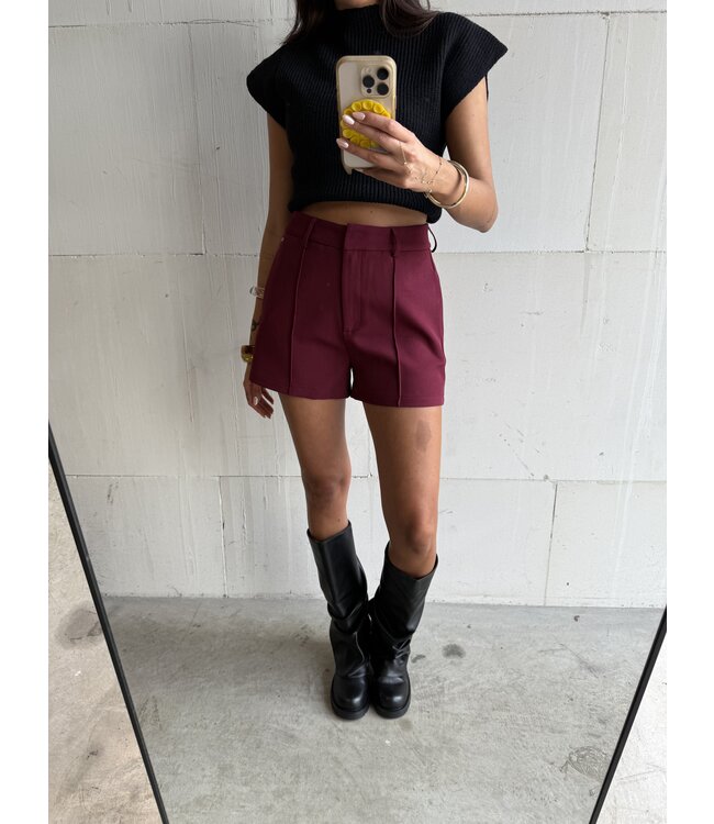 The Basic Short Bordeaux