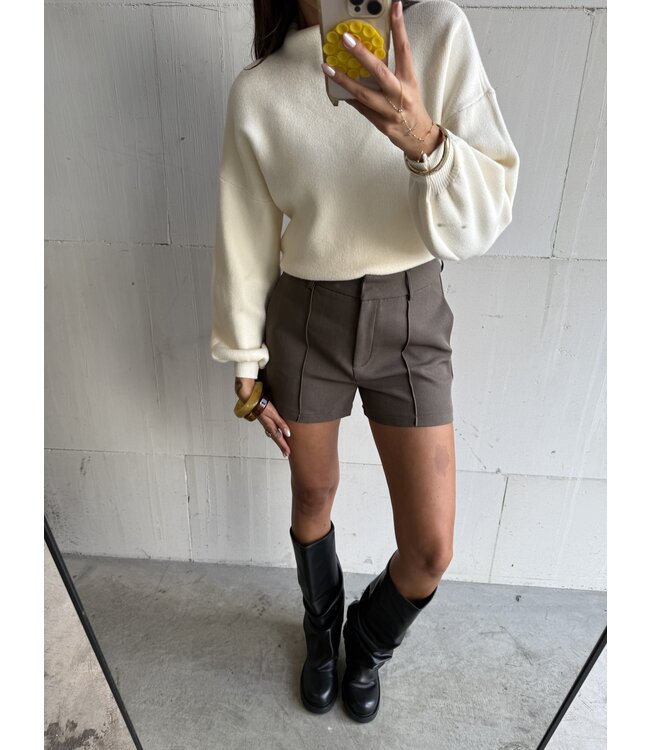 The Basic Short Taupe