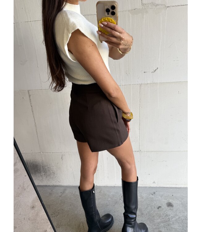 The Basic Short Brown