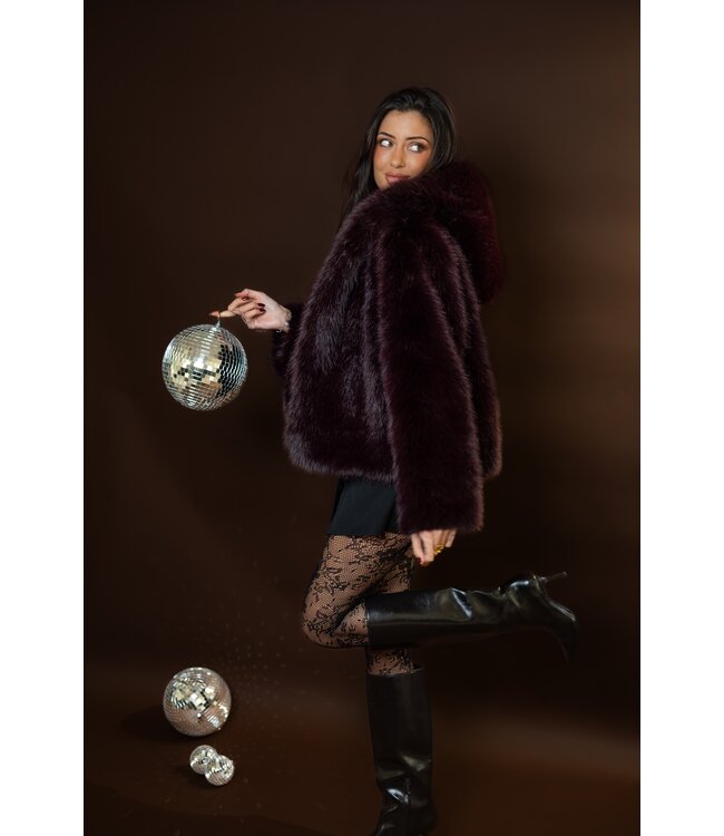 The Statement Fake Fur Burgundy