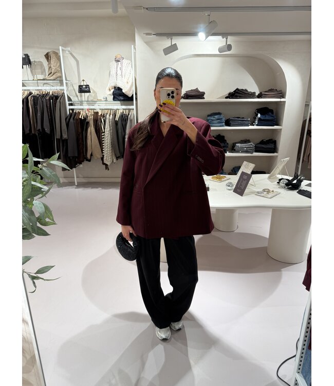 The Statement Blazer Bordeaux