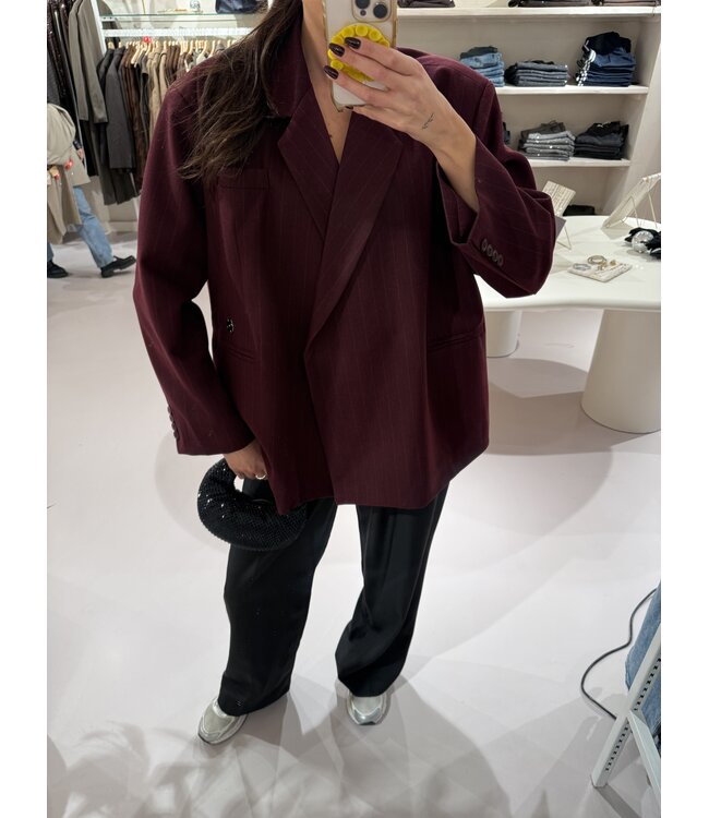 The Statement Blazer Bordeaux