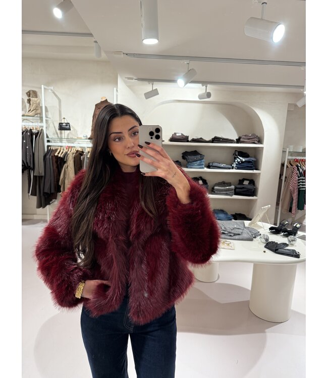 The Fake Fur Bordeaux