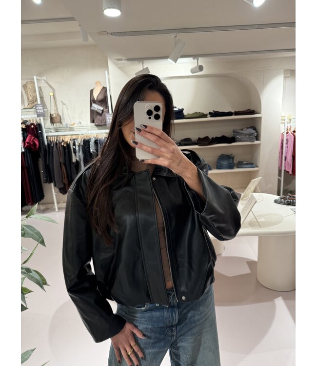 The Fake Leather Jacket Foxie Black