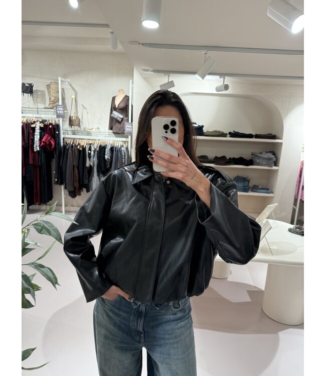 The Fake Leather Jacket Foxie Black