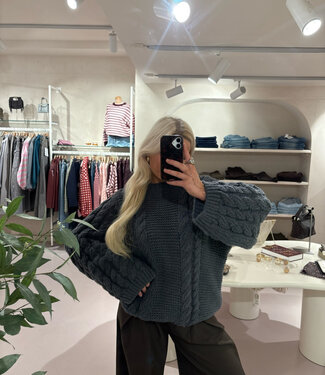 The Big Kabel Knit Dark Grey