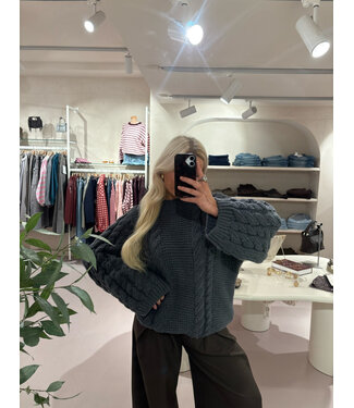 The Big Kabel Knit Dark Grey