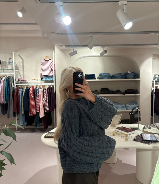 The Big Kabel Knit Dark Grey