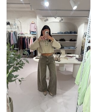 The Taupe Jeans Extra Wide Fit