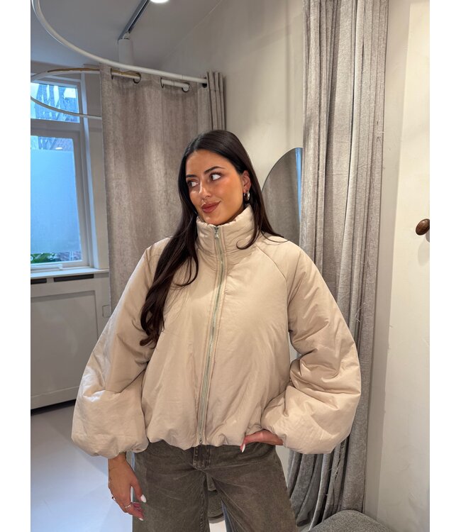 The Bomber Jacket Mila Creme