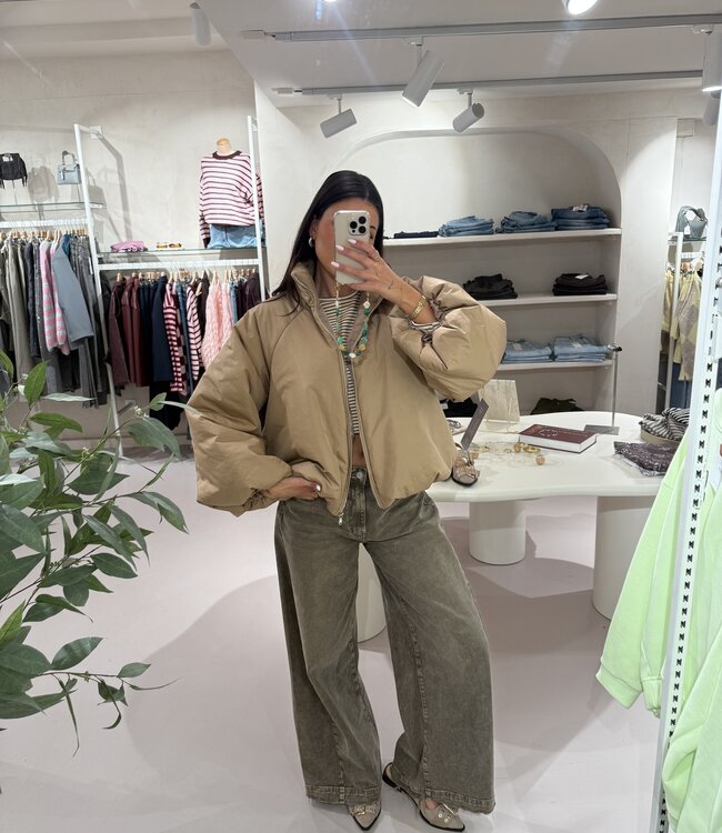 The Bomber Jacket Mila Beige