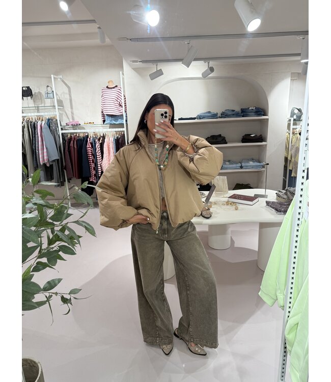 The Bomber Jacket Mila Beige