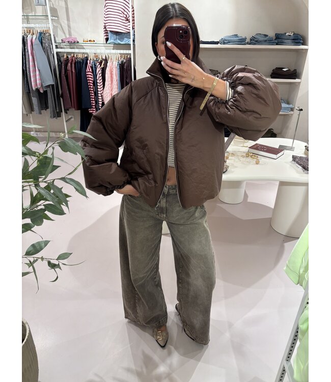 The Bomber Jacket Mila Brown