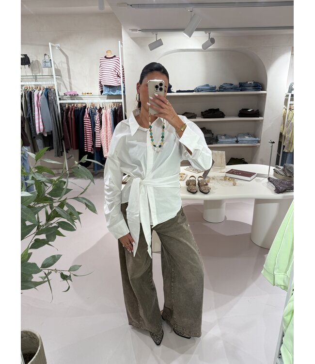 The June Blouse Getailleerd White