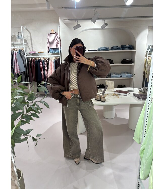 The Bomber Jacket Mila Brown