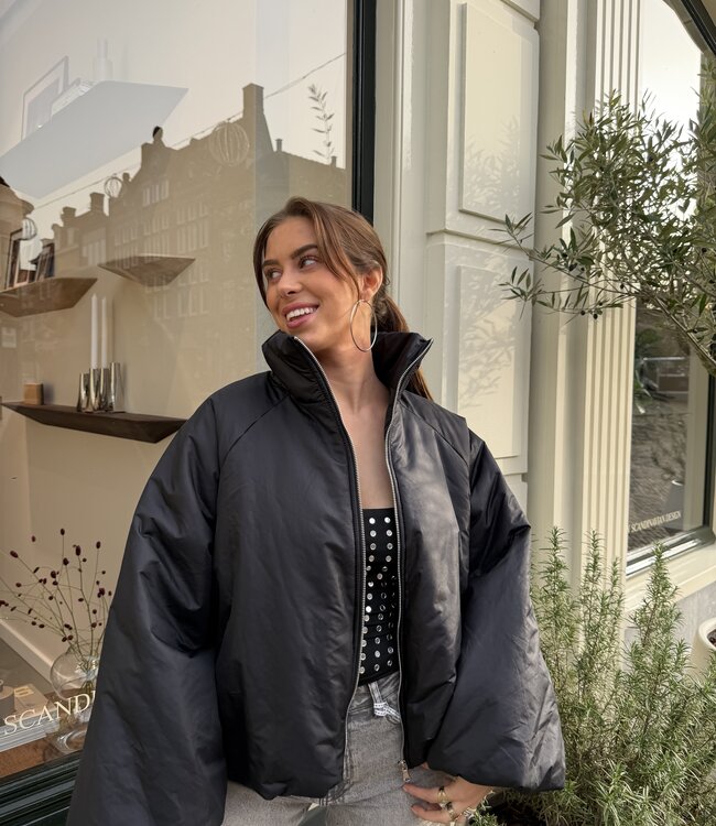 The Bomber Jacket Mila Black