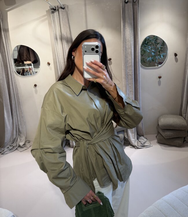 The June Blouse Getailleerd Khaki