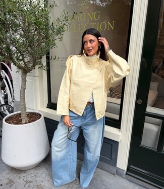 The Statement Jacket Butter Yellow