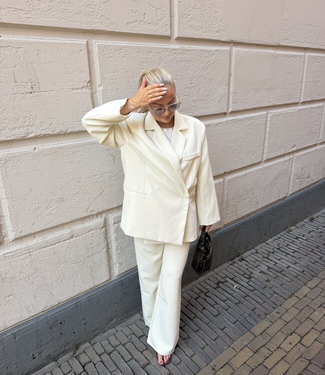 The Pantalon Butter Yellow