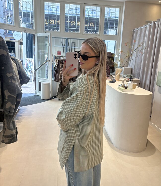 The Ambika Oversized Blazer Ruit Green