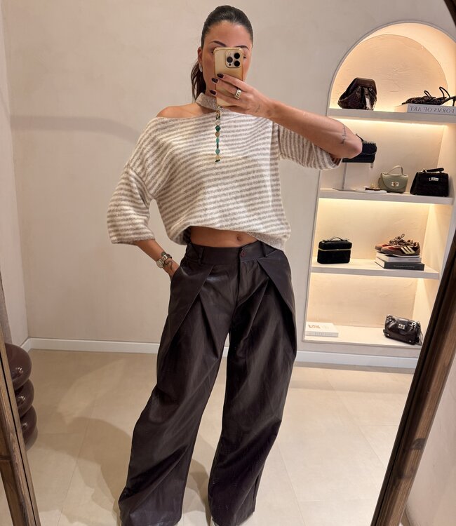 The Noa Faux Leather Pants Burgundy