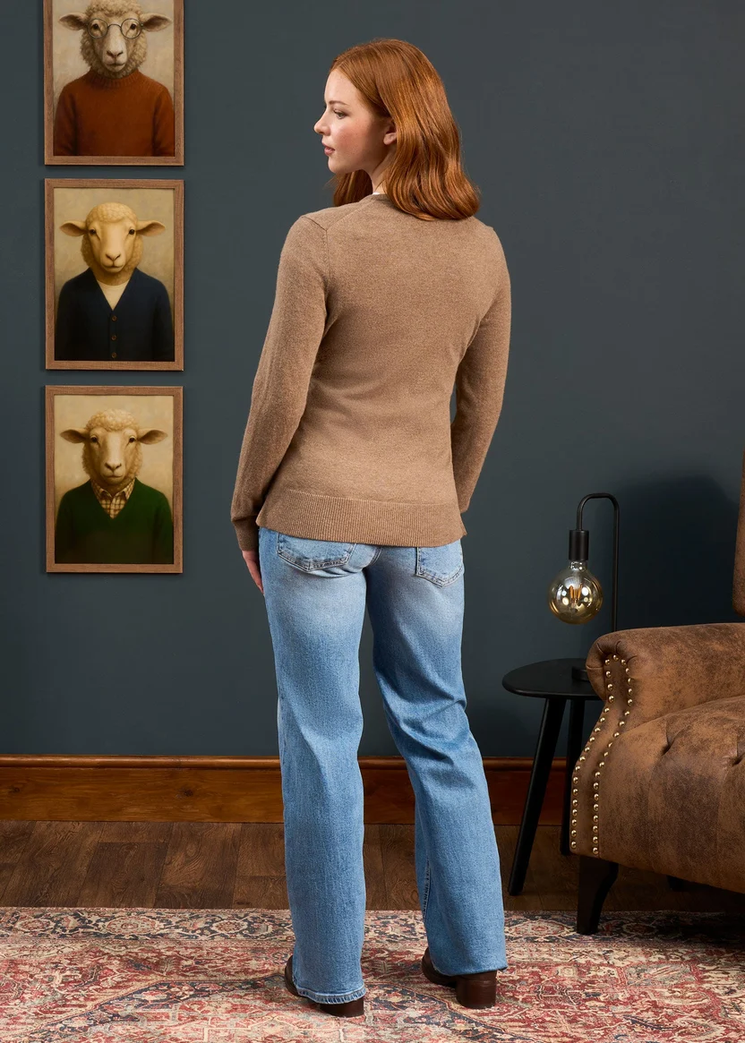 Alan Paine Alan Paine Isla ladies Inset v-neck cashmere trui |Pecan