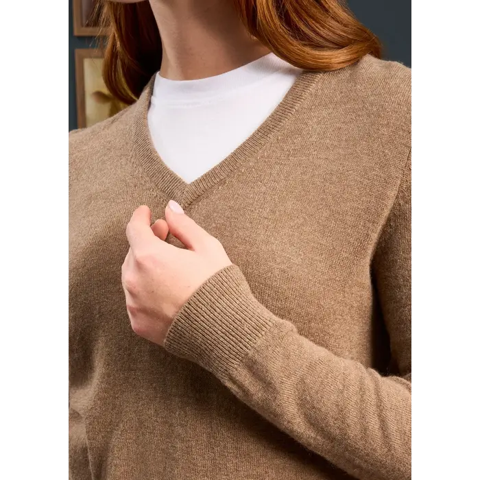 Alan Paine Alan Paine Isla ladies Inset v-neck cashmere trui |Pecan
